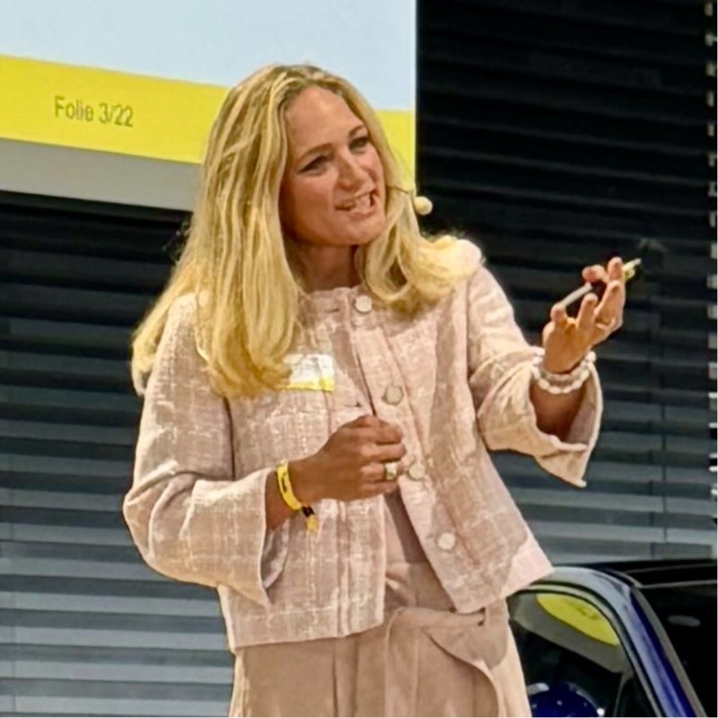 Prof. in Dr. in Ruth-Caroline Zimmermann